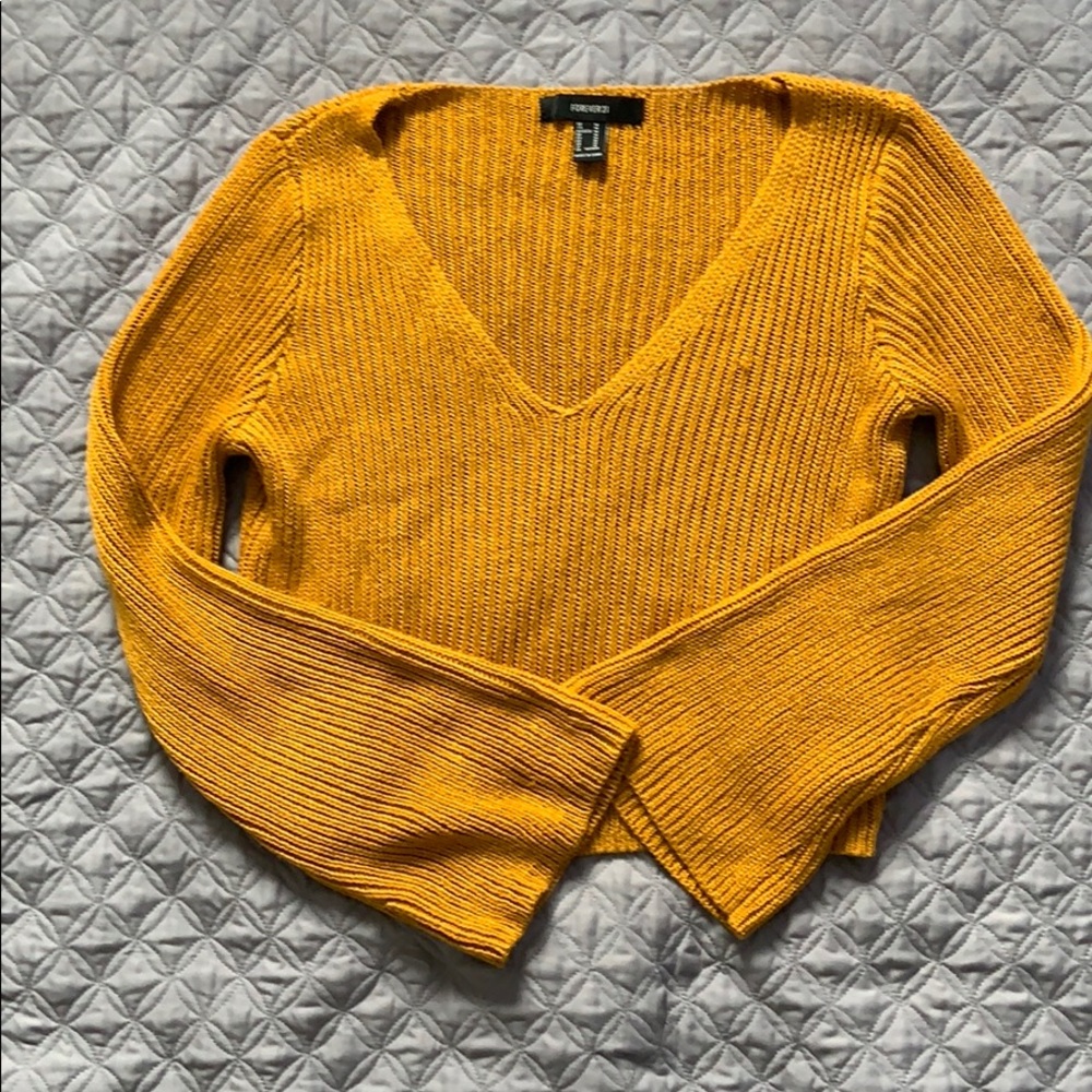 Gold really prettyV-neck